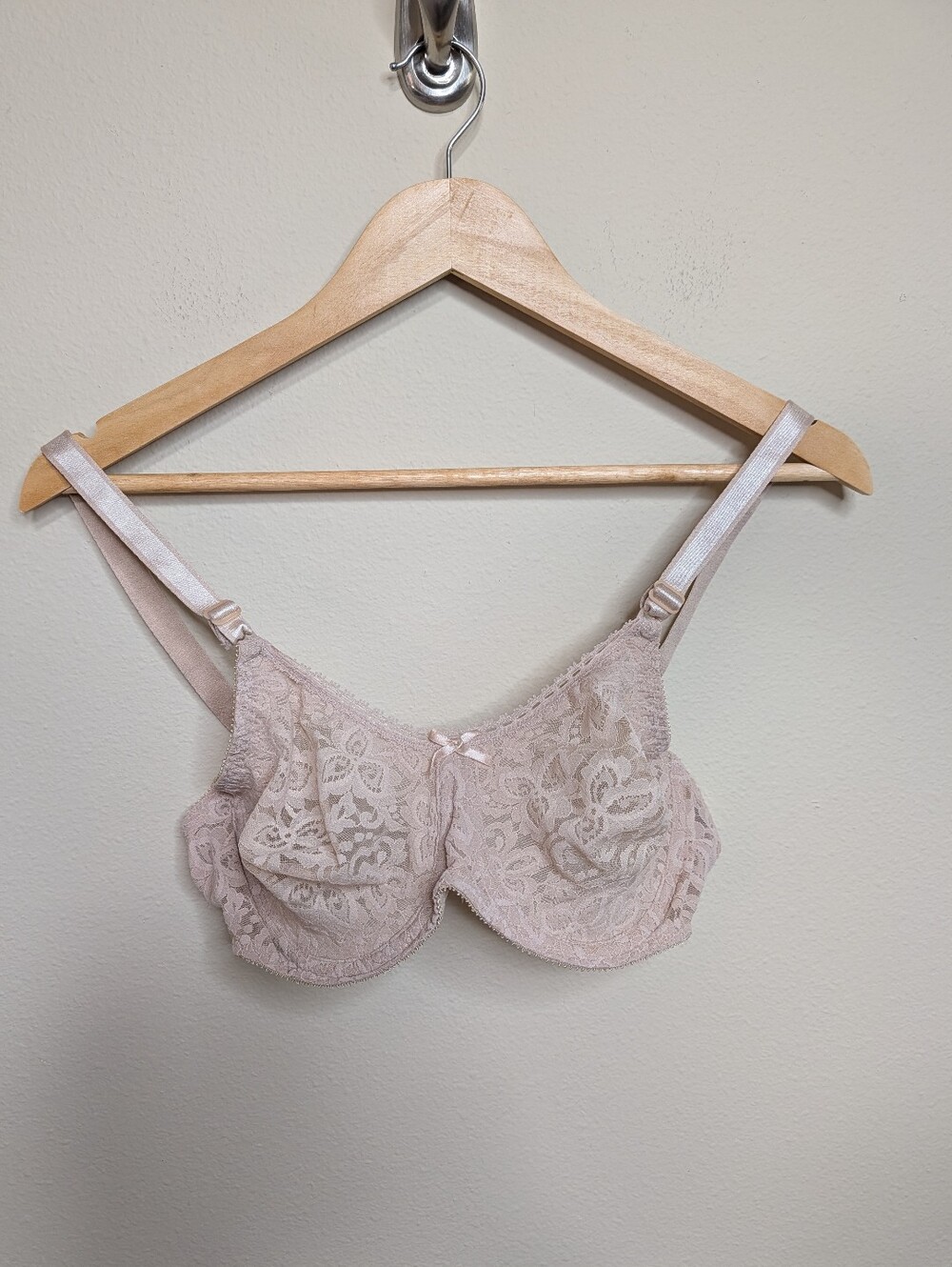Bali Lace N Smooth Underwire Bra 3432 36C Blush Nude Full Coverage Stretch Lace